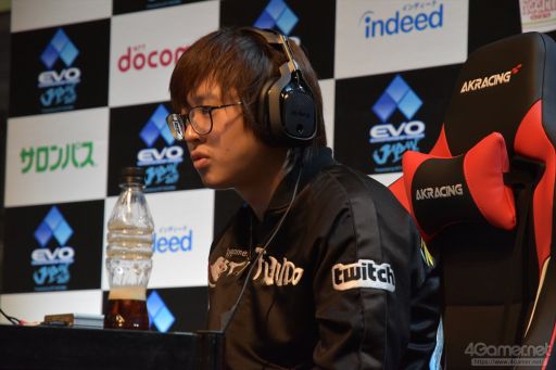 画像ギャラリー No.020のサムネイル画像 / ［EVO Japan］「KOF XIV」「SC6」部門の決勝が行われるDay2レポートまとめ。「SFV AE」「鉄拳7」「GGXrd REV 2」「BBTAG」ではTOP8が決定