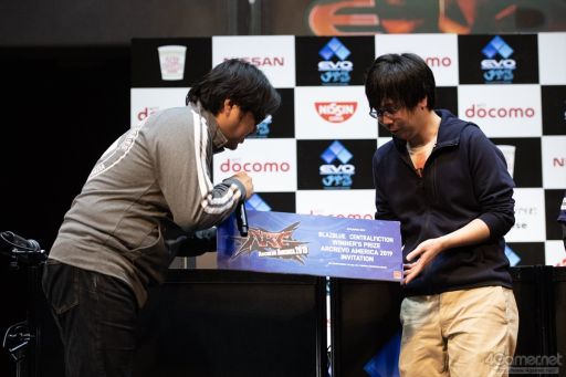 画像ギャラリー No.044のサムネイル画像 / ［EVO Japan］「KOF XIV」「SC6」部門の決勝が行われるDay2レポートまとめ。「SFV AE」「鉄拳7」「GGXrd REV 2」「BBTAG」ではTOP8が決定