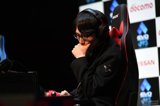 画像ギャラリー No.055のサムネイル画像 / ［EVO Japan］「KOF XIV」「SC6」部門の決勝が行われるDay2レポートまとめ。「SFV AE」「鉄拳7」「GGXrd REV 2」「BBTAG」ではTOP8が決定