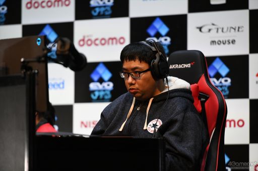 画像ギャラリー No.077のサムネイル画像 / ［EVO Japan］「KOF XIV」「SC6」部門の決勝が行われるDay2レポートまとめ。「SFV AE」「鉄拳7」「GGXrd REV 2」「BBTAG」ではTOP8が決定