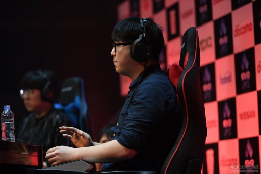 画像ギャラリー No.078のサムネイル画像 / ［EVO Japan］写真と共に振り返るDay3，現地レポートまとめ。「鉄拳7」「ストV AE」など4部門の決勝が行われ，3日間にわたる激闘が決着する