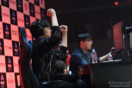画像ギャラリー No.079のサムネイル画像 / ［EVO Japan］写真と共に振り返るDay3，現地レポートまとめ。「鉄拳7」「ストV AE」など4部門の決勝が行われ，3日間にわたる激闘が決着する