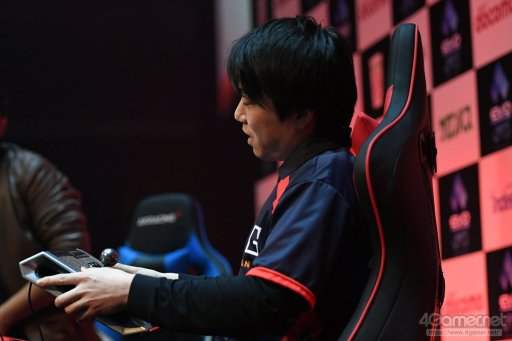 画像ギャラリー No.103のサムネイル画像 / ［EVO Japan］写真と共に振り返るDay3，現地レポートまとめ。「鉄拳7」「ストV AE」など4部門の決勝が行われ，3日間にわたる激闘が決着する