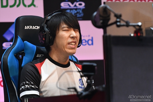 画像ギャラリー No.003のサムネイル画像 / ［EVO Japan］Grand Finalでは「ももち」をぶつけるしかないと思った――「ストリートファイターV AE」部門優勝，ももち選手インタビュー