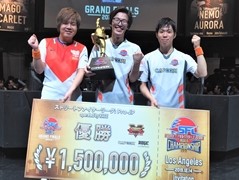「ストリートファイターリーグ: Pro-JP operated by RAGE」決勝大会フォトレポート。マゴ選手率いる「MAGO SCARLET」が優勝を飾る