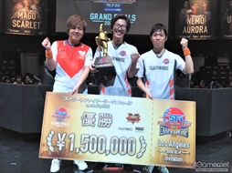 画像ギャラリー No.087のサムネイル画像 / 「ストリートファイターリーグ: Pro-JP operated by RAGE」決勝大会フォトレポート。マゴ選手率いる「MAGO SCARLET」が優勝を飾る