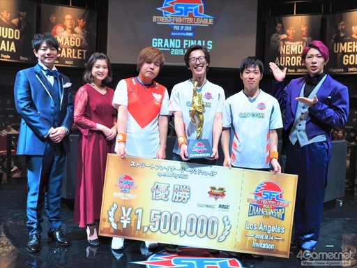 画像ギャラリー No.088のサムネイル画像 / 「ストリートファイターリーグ: Pro-JP operated by RAGE」決勝大会フォトレポート。マゴ選手率いる「MAGO SCARLET」が優勝を飾る