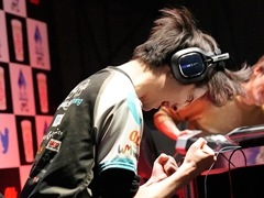 ［EVO Japan］「ストリートファイターV AE」部門優勝はナウマン選手。マゴ選手とのグランドファイナルを制し，賞金100万円を獲得