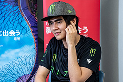 画像ギャラリー No.011のサムネイル画像 / ［TGS 2018］シンガポールのプロ格闘ゲーマーHo Kun Xian選手インタビュー。「若い選手を育ててシンガポールのシーンに貢献したい」