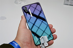 画像ギャラリー No.005のサムネイル画像 / カメラにこだわるHuaweiの新スマートフォン「P20」「P20 Pro」と,20万円超えのラグジュアリーモデル「Mate RS」を実機でチェック
