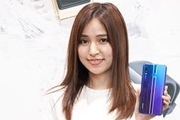 画像ギャラリー No.006のサムネイル画像 / Huaweiの新型スマートフォン「nova 3」テストレポート。ずば抜けたところはないが価格対スペック比の高さは魅力だ