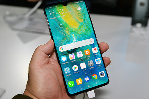 画像ギャラリー No.020のサムネイル画像 / Huaweiの新型スマートフォン「Mate 20」シリーズ実機レポート。大型でも握りやすい「Mate 20 Pro」に注目