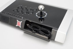 画像ギャラリー No.008のサムネイル画像 / フルスペックのアケコンで世界進出を目指すQanbaとは，どんな会社なのか。中国気鋭デバイスメーカーのキーマンに話を聞いてみた