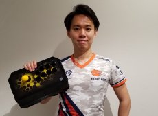 画像ギャラリー No.001のサムネイル画像 / カジュアル向けアケコン「Qanba Drone」が2月1日発売。税込1万1070円で予約受け付けが始まる