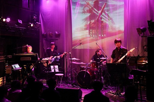 画像ギャラリー No.002のサムネイル画像 / 「『メタルマックス』25周年 ファン感謝復活祭（Live）〜WANTED!!〜」が開催。往年の人気曲に加え，新曲やゲームの最新情報がお披露目に