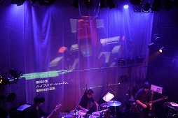 画像ギャラリー No.003のサムネイル画像 / 「『メタルマックス』25周年 ファン感謝復活祭（Live）〜WANTED!!〜」が開催。往年の人気曲に加え，新曲やゲームの最新情報がお披露目に