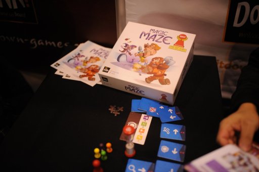 画像ギャラリー No.002のサムネイル画像 / ［SPIEL’17］InnoSPIEL受賞作「Magic Maze」試遊レポート。協力したいのにままならない，もどかしさが光る協力型脱出タイルゲーム