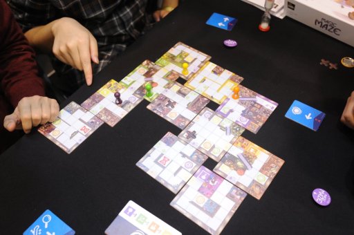 画像ギャラリー No.009のサムネイル画像 / ［SPIEL’17］InnoSPIEL受賞作「Magic Maze」試遊レポート。協力したいのにままならない，もどかしさが光る協力型脱出タイルゲーム