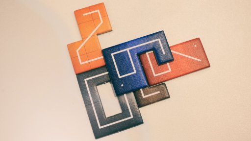 画像ギャラリー No.004のサムネイル画像 / ［SPIEL’17］数字タイルを組み合わせる「NMBR 9」と，お皿を積み重ねる「Paku Paku」。コンパクトながらも熱くなれる2作品を紹介
