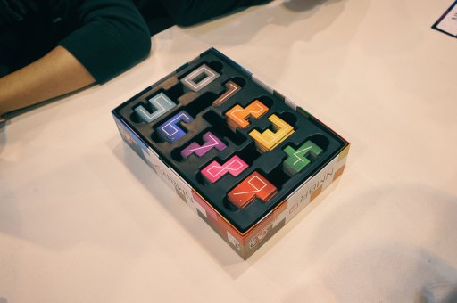 画像ギャラリー No.007のサムネイル画像 / ［SPIEL’17］数字タイルを組み合わせる「NMBR 9」と，お皿を積み重ねる「Paku Paku」。コンパクトながらも熱くなれる2作品を紹介