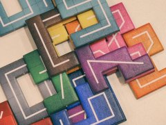 ［SPIEL’17］数字タイルを組み合わせる「NMBR 9」と，お皿を積み重ねる「Paku Paku」。コンパクトながらも熱くなれる2作品を紹介