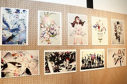 画像ギャラリー No.012のサムネイル画像 / 「Caligula -カリギュラ-」シリーズの3周年記念アート展で行われたトークショーをレポート。山中拓也プロデューサーと声優の斉藤壮馬さんがイケPを大いに語った