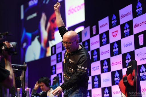 画像ギャラリー No.001のサムネイル画像 / ［EVO Japan］「BLAZBLUE CROSS TAG BATTLE」部門，優勝はTomo/relo選手。Loser'sから怒濤の6連勝を果たす