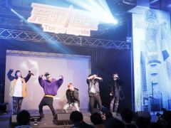 【PR】「荒野行動」の公式イベント「一周年感謝祭」が開催。オープニングアクトはワタナベマホトさんが所属する“quad4s（クアッドフォース）feat.ジェニー”
