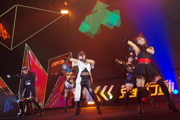 画像ギャラリー No.018のサムネイル画像 / 「荒野行動6周年大感謝祭」現地会場レポート。eスポーツ選手やストリーマーが過去と未来に分かれて激突,中川翔子さんも参戦
