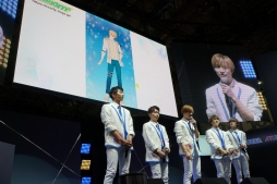 画像ギャラリー No.015のサムネイル画像 / ［TGS 2018］最新動画や綾崎小麦の★5レアリティのフォトが初公開された「Readyyy!」ステージをレポート。生ライブではゲーム主題歌を披露