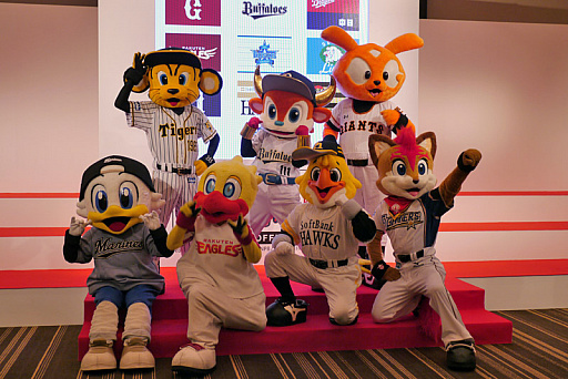 画像ギャラリー No.030のサムネイル画像 / 「パワプロ」のeスポーツ選手達がリアル12球団の旗を背負って戦う。eBASEBALL パワプロ・プロリーグの「eBASEBALLドラフト会議」をレポート