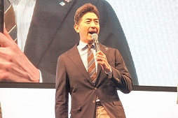 画像ギャラリー No.004のサムネイル画像 / ［TGS 2019］監督本人（を模した選手）も試合に参戦した「eドラフト会議直前 エキシビションマッチ 〜真中応援監督軍 vs G.G.佐藤軍〜」をレポート