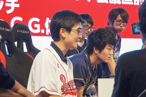 画像ギャラリー No.012のサムネイル画像 / ［TGS 2019］監督本人（を模した選手）も試合に参戦した「eドラフト会議直前 エキシビションマッチ 〜真中応援監督軍 vs G.G.佐藤軍〜」をレポート