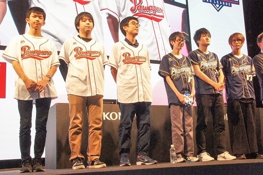 画像ギャラリー No.013のサムネイル画像 / ［TGS 2019］監督本人（を模した選手）も試合に参戦した「eドラフト会議直前 エキシビションマッチ 〜真中応援監督軍 vs G.G.佐藤軍〜」をレポート