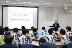 画像ギャラリー No.008のサムネイル画像 / パワプロのeスポーツリーグ「eBASEBALL プロリーグ」，11月3日に迫る2019シーズン開幕を前に，プロ野球eスポーツ選手に向けた研修会を開催