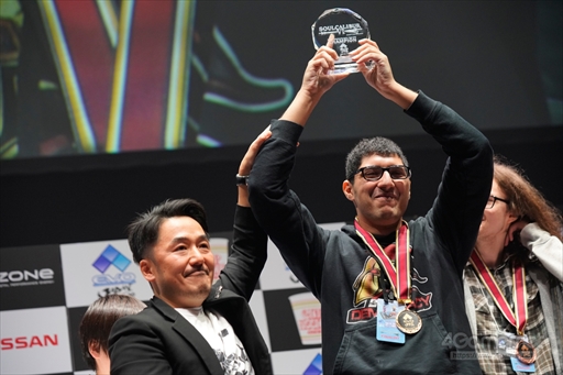画像ギャラリー No.001のサムネイル画像 / ［EVO Japan］アズウェルのことは自分が一番分かってる――「ソウルキャリバーVI」部門優勝，Bluegod選手インタビュー