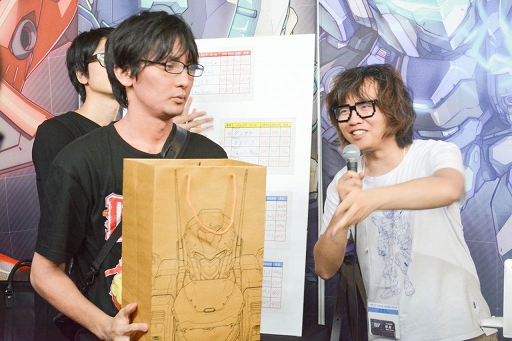 画像ギャラリー No.010のサムネイル画像 / ［TGS 2019］「HARDCORE MECHA」初の公式対戦イベントが開催。格闘特化のメカが暴れる混沌とした戦場に，レーザーキャノンが突き刺さる