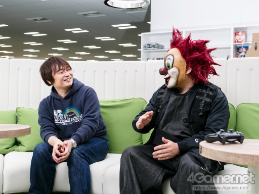 画像ギャラリー No.001のサムネイル画像 / 「キャサリン・フルボディ」のイメージソングを担当した「SEKAI NO OWARI」のDJ LOVEさんがアトラスを訪問! 橋野 桂氏とゲームをプレイし,コラボの経緯を語る