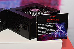 画像ギャラリー No.013のサムネイル画像 / XPGがSSD内蔵のゲーマー向け有線マウス「XPG VAULT」を披露。複数のPCで同じゲームをプレイするのに便利かも