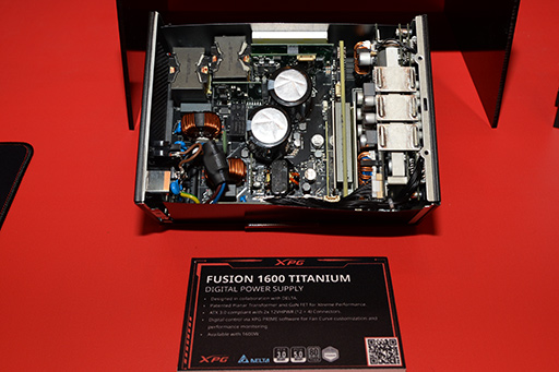 画像ギャラリー No.003のサムネイル画像 / PC用電源ユニットはついに出力1600Wに突入。12VHPWR&ATX 3.0対応電源をXPGが披露。小型ファン付きのPCIe 5.0対応SSDにも注目だ