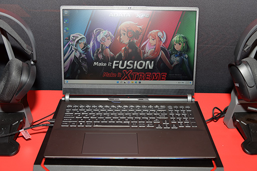画像ギャラリー No.015のサムネイル画像 / PC用電源ユニットはついに出力1600Wに突入。12VHPWR&ATX 3.0対応電源をXPGが披露。小型ファン付きのPCIe 5.0対応SSDにも注目だ