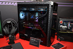 画像ギャラリー No.017のサムネイル画像 / PC用電源ユニットはついに出力1600Wに突入。12VHPWR&ATX 3.0対応電源をXPGが披露。小型ファン付きのPCIe 5.0対応SSDにも注目だ