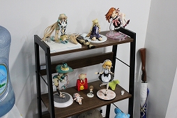 画像ギャラリー No.012のサムネイル画像 / 「ドールズフロントライン」の開発前線であるサンボーン本社は,どこでシャッターを切っても美少女が写り込むオフィスだった