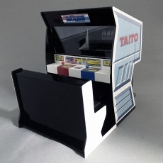 画像ギャラリー No.010のサムネイル画像 / タイトーの「スペースインベーダー筐体」と「ダライアス筐体」が1/12スケールのミニチュアで登場。オンラインストアで予約受付を開始