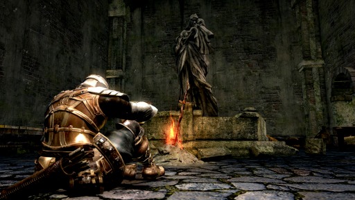 画像ギャラリー No.010のサムネイル画像 / 人は電車の中で「DARK SOULS REMASTERED」を遊んで心が折れずに済むのか。Switch版の携帯モードで試してみた