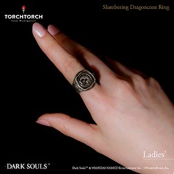 画像ギャラリー No.002のサムネイル画像 / 「DARK SOULS」シリーズの「静かに眠る竜印の指輪」がシルバーリングに。TORCH TORCHから8月に発売