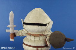 画像ギャラリー No.009のサムネイル画像 / 「DARK SOULS」のトランプ＆ジークマイヤーぬいぐるみが本日発売。飾って楽しむもよし，遊びつくすもよしの新アイテム