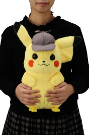 画像ギャラリー No.005のサムネイル画像 / 名探偵ピカチュウの「ポケモンぬいぐるみ」3種が4月27日に発売
