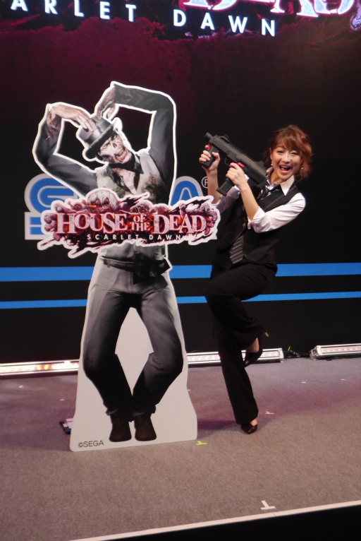 画像ギャラリー No.009のサムネイル画像 / ［JAEPO2018］「HOUSE OF THE DEAD 〜SCARLET DAWN〜」はデートにオススメ。鈴木奈々さんも太鼓判を押したトークイベントをレポート