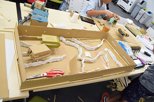 画像ギャラリー No.011のサムネイル画像 / 力作の数々に保護者も感嘆!「Nintendo Labo」を使った小学生向けハッカソンの2日めをレポート